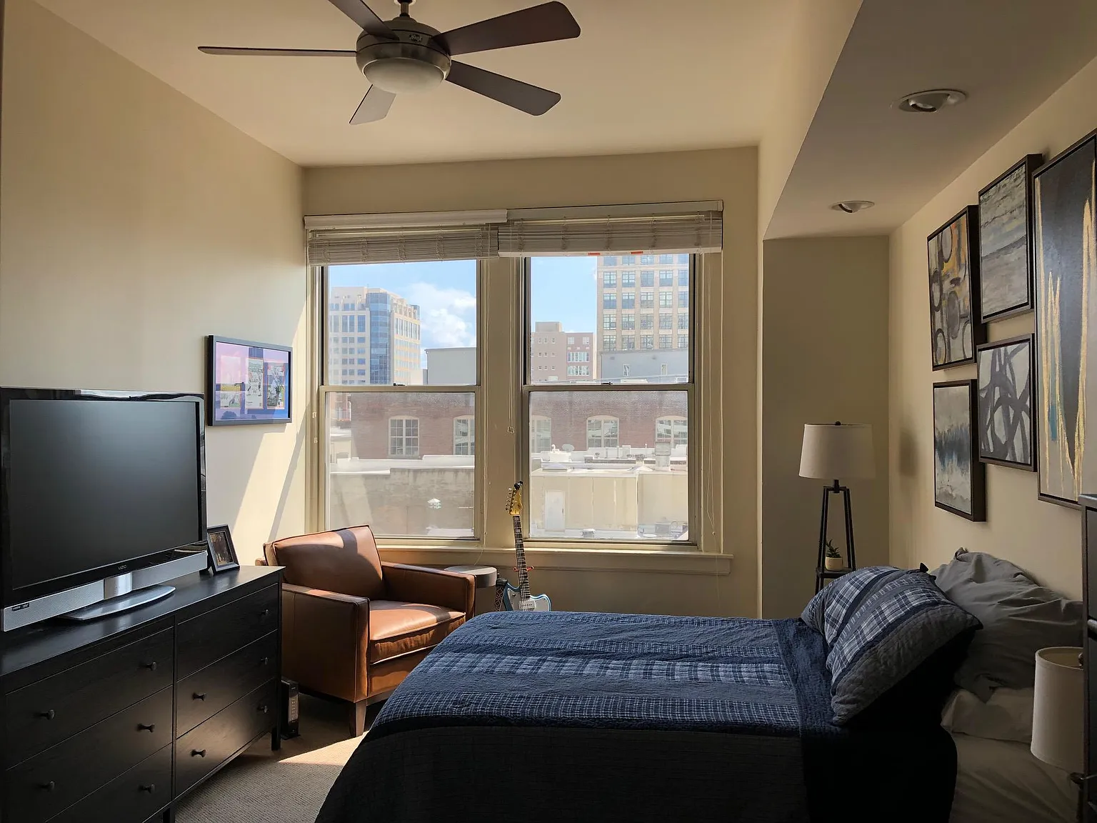 1 bed, 990 sqft, $1,350 — Photo 4