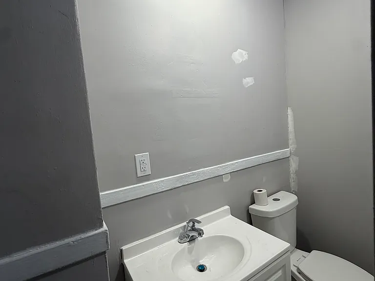 18 1/2 Kline St #2 — Photo 9