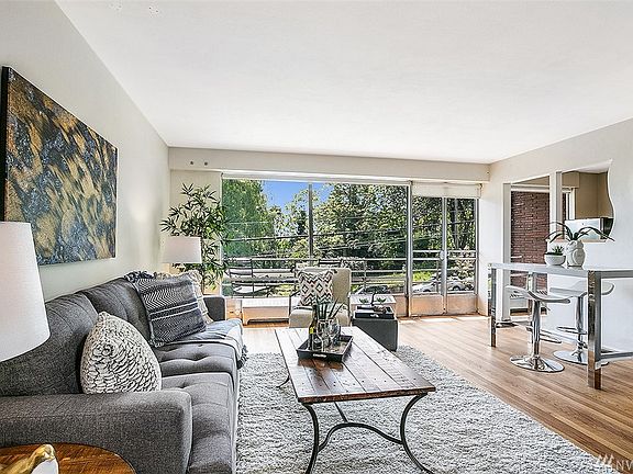 4th image of 530 W Olympic Pl APT 206