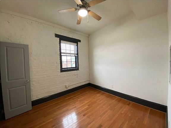 4th image of 230 N Sycamore St APT 21