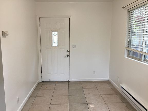 4th image of 555 Boyes Blvd #C
