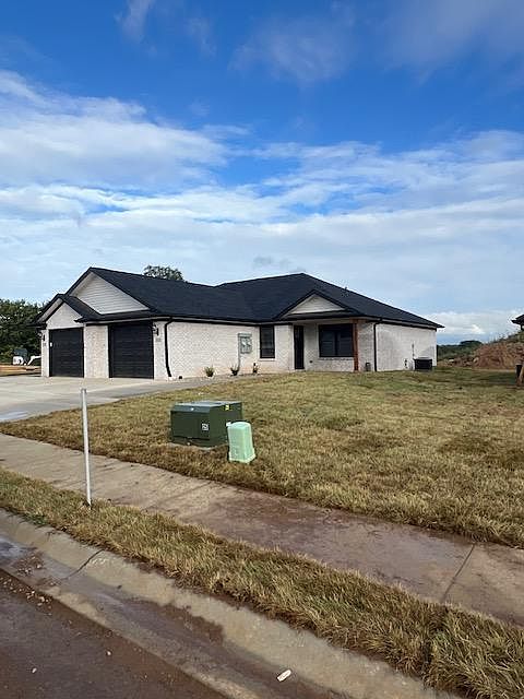 1st image of 1400 Mulberry Dr