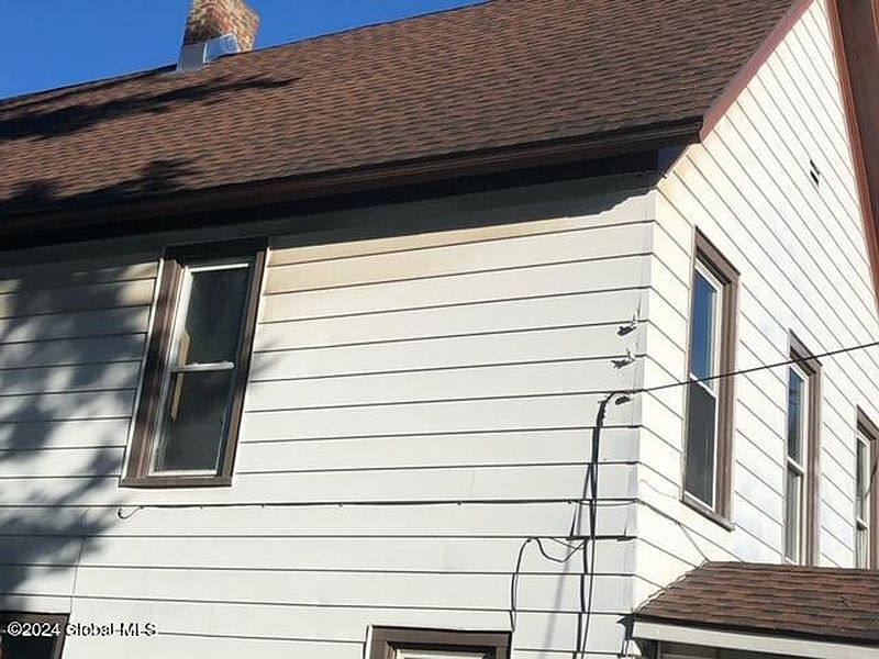 3rd image of 117 E Clinton Street