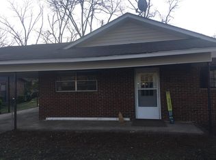 810 Beaver Cir, Douglas, GA 31533