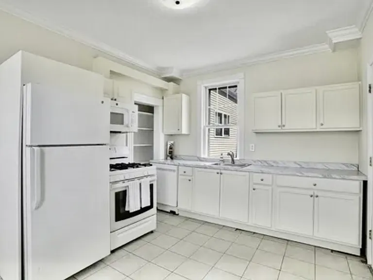 163 Coleridge St #2 — Photo 6