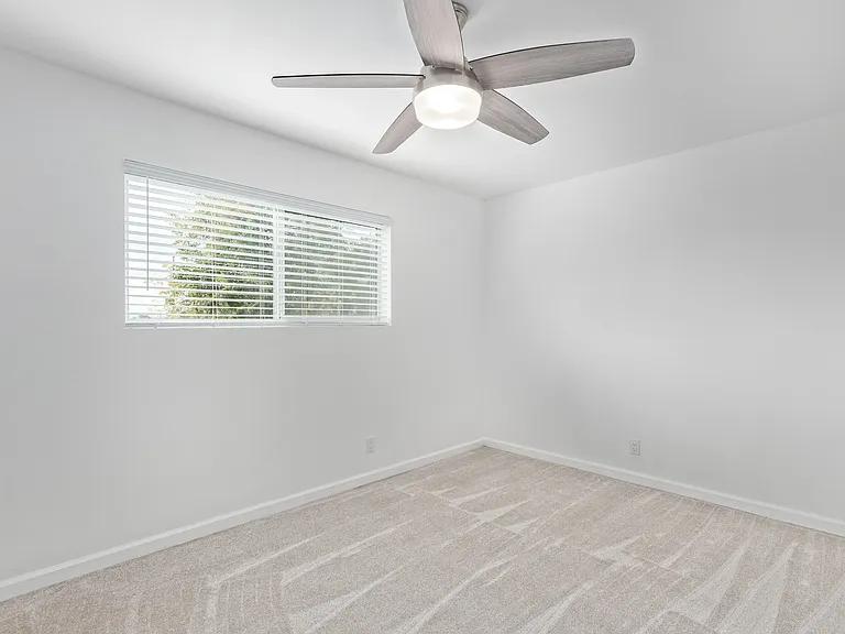 5525 E Thomas Rd #Q8 — Photo 16