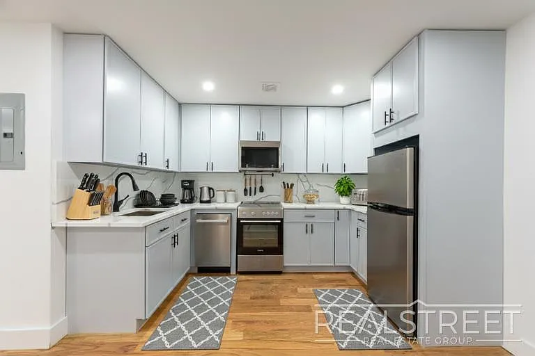 1274 Jefferson Ave #1 — Photo 2