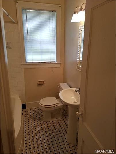 1st image of 1015 Glen Grattan Dr