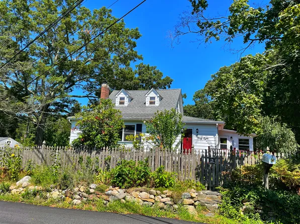 48 Highland Rd, Rocky Point, NY 11778