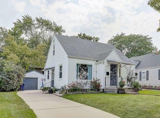 8609 W Hayes Ave, West Allis, WI 53227
