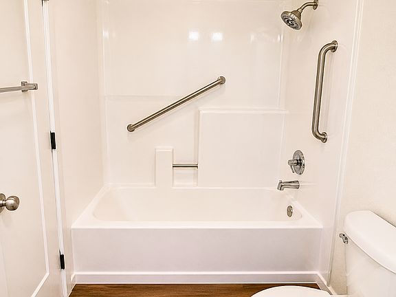 5th image of 4218 46th St APT 6