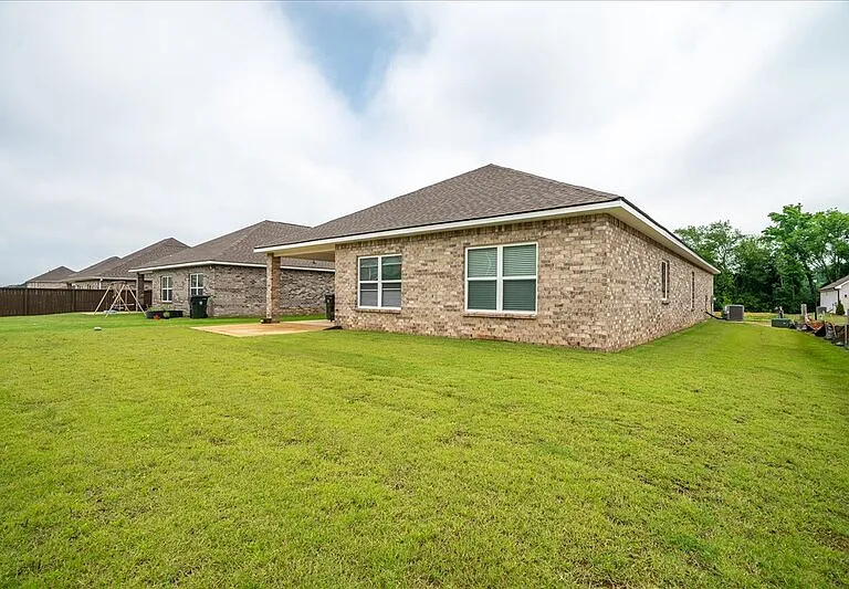 330 Creek Grove Ave — Photo 23