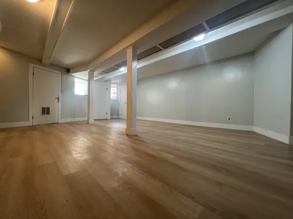 220 Moffat Street image 1 of 7