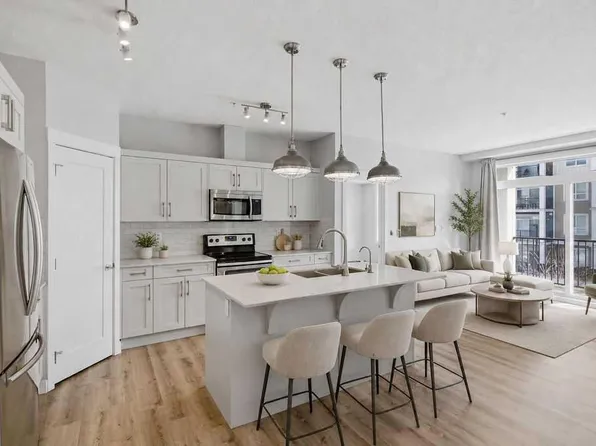 20 Walgrove Walk SE #213, Calgary, AB T2X 4L2