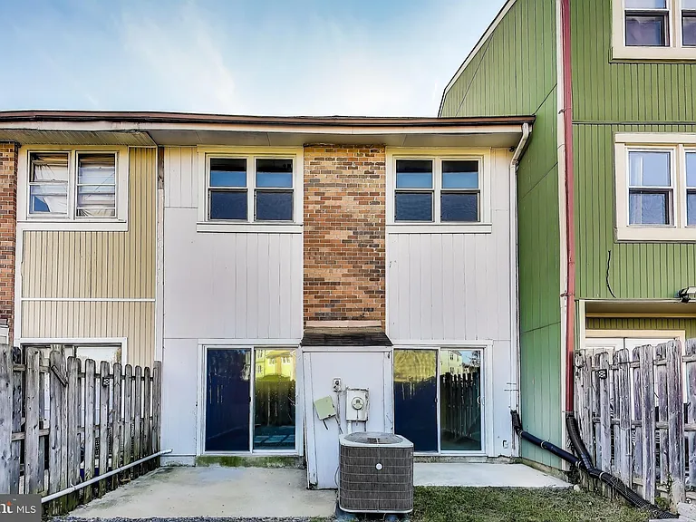 6403 Entwood Ct — Photo 13