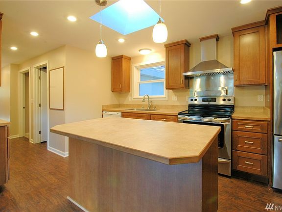 5th image of 18542 Ashworth Ave N