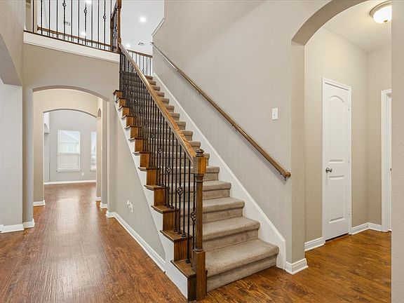 2nd image of 10713 Burnham Dr