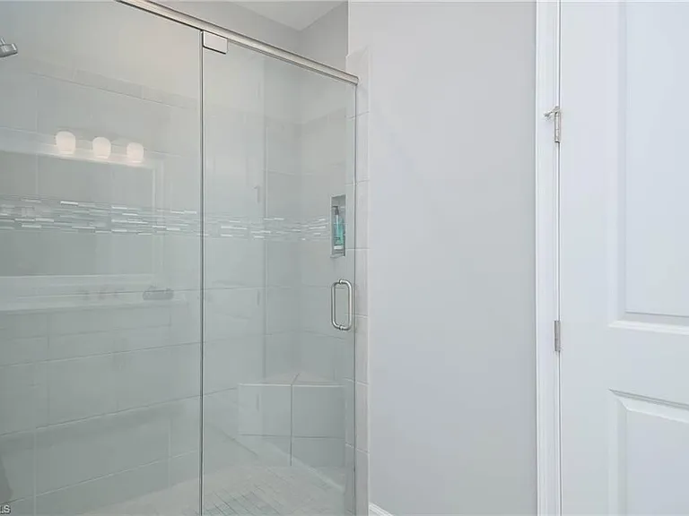 8013 Calle Canovas Ct — Photo 18