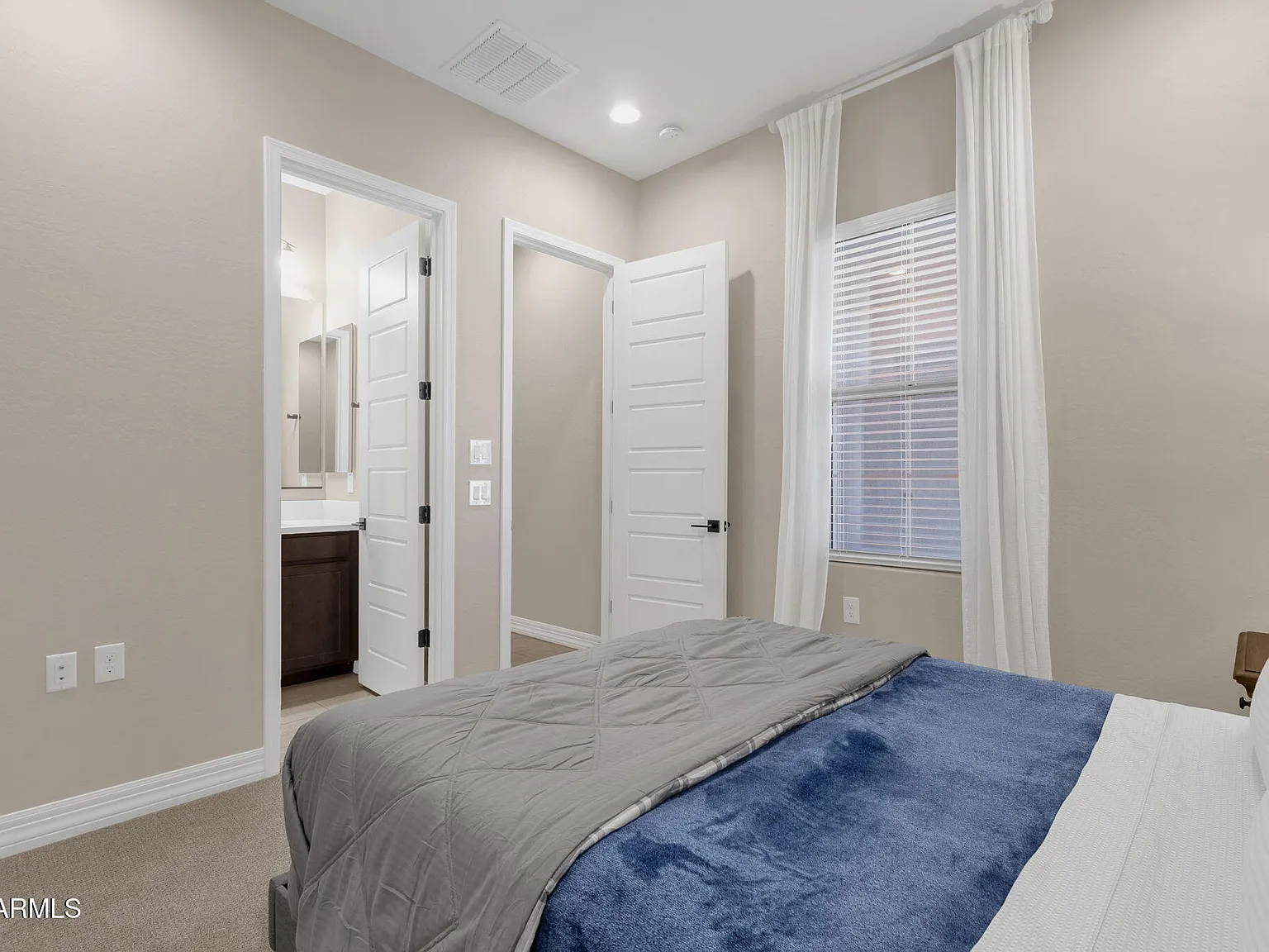 3 bed, 3.0 bath, 2109 sqft, $5,500 — Photo 4