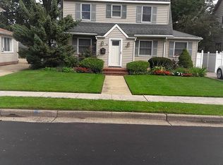 79 Parsons Dr, Hempstead, NY 11550