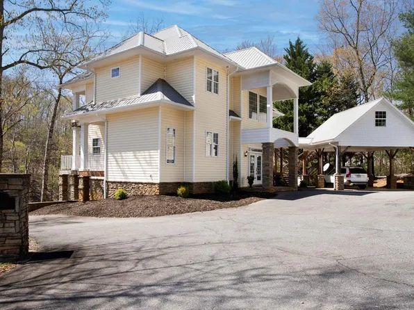 30 Berrong Dr, Hayesville, NC 28904