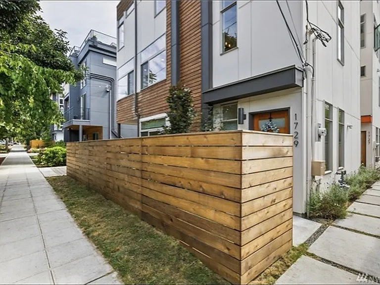 1729 NW 60th St — Photo 23