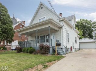 304 W Wood St, Bloomington, IL