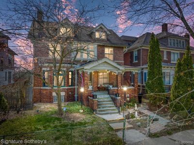 2205 Field St, Detroit, MI, 48214
