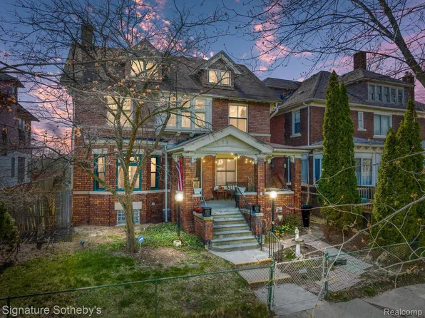 2205 Field St, Detroit, MI 48214