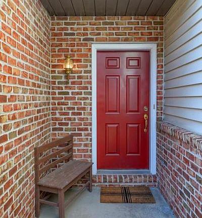 3rd image of 521 Thorngate Pl