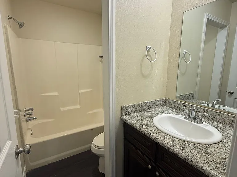 1336 Jade Ave — Photo 9
