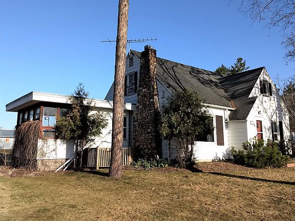 3rd image of 523 Geary Ave NE