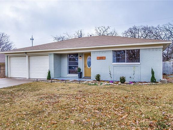 2nd image of 1202 Carla Dr