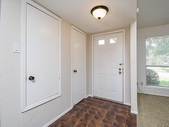 5th image of 1918 Liberty Point Ln