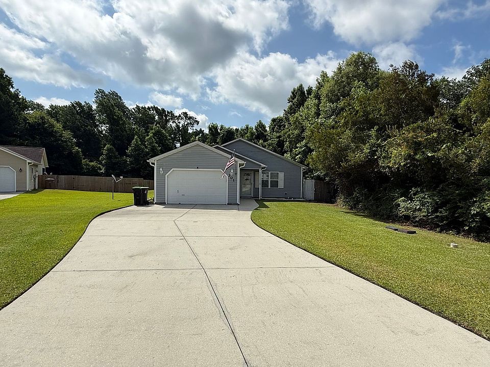 1st image of 301 Top Knot Rd
