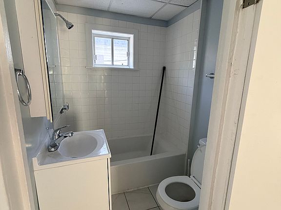 2nd image of 88 Carr St #2