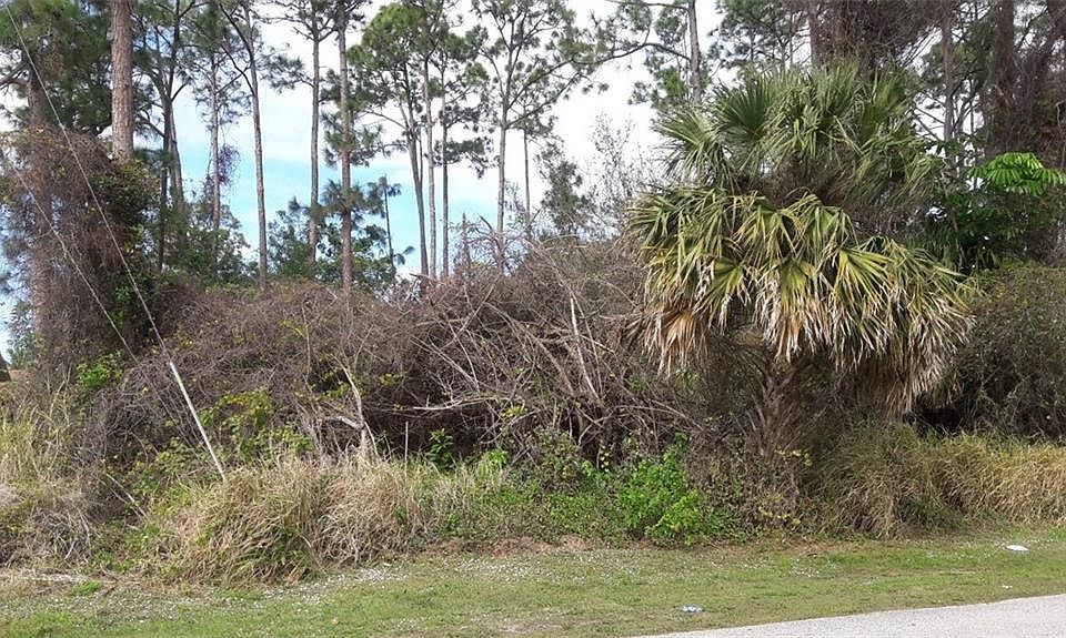 1st image of 373 SE Fallon Dr