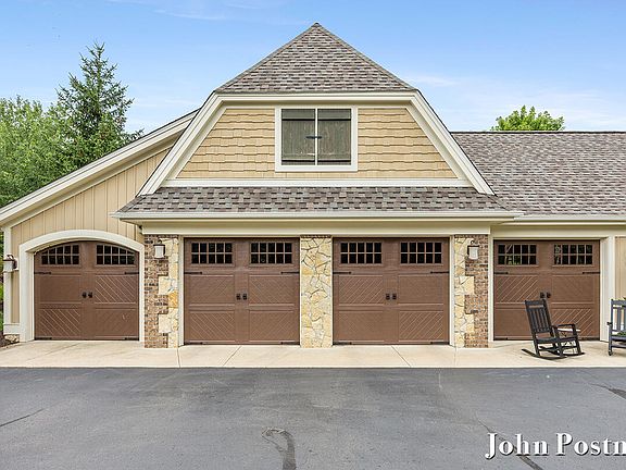 3rd image of 5914 Whitworth Ct SE