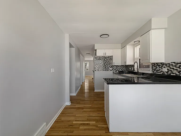 11610 S Aberdeen St — Photo 6