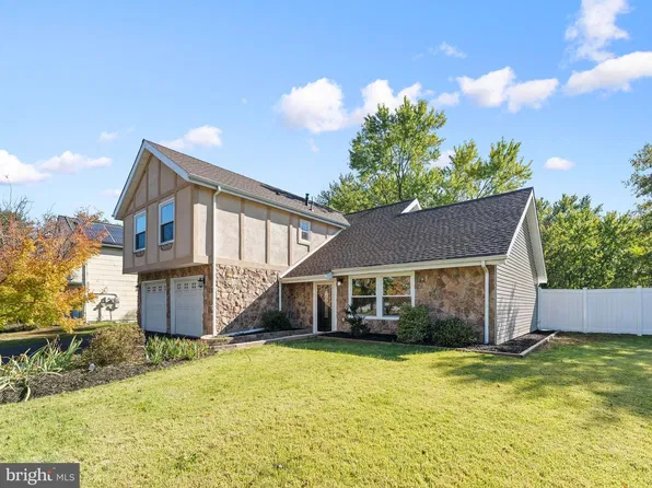 40 Hanover Rd, Marlton, NJ 08053