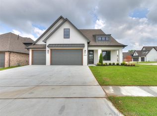 4004 W Albuquerque St, Broken Arrow, OK 74011