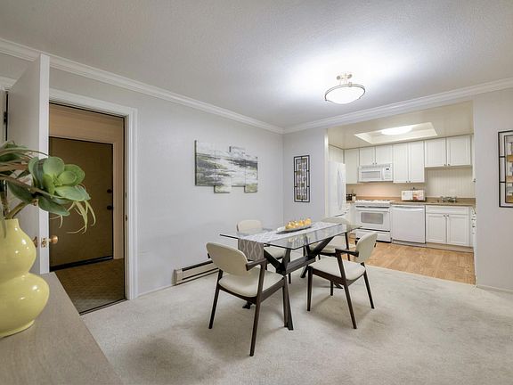4th image of 1031 Crestview Dr APT 309