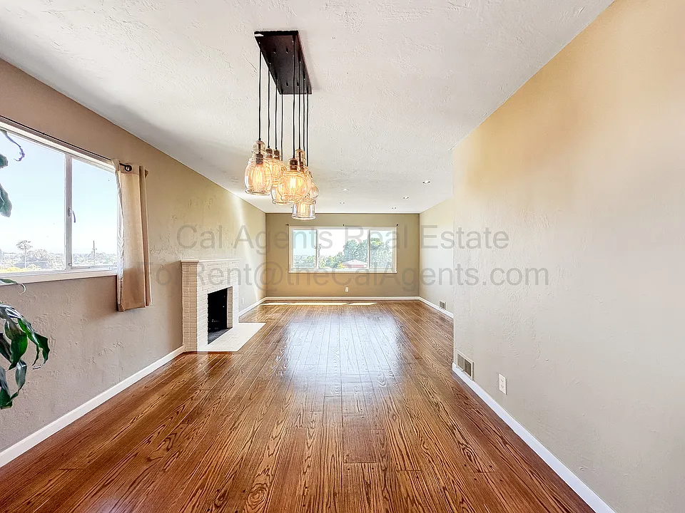 7019 Outlook Ave