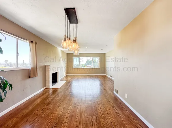 7019 Outlook Ave, Oakland, CA 94605