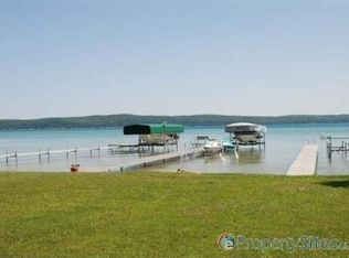 354 Onkeonwe Rd, Frankfort, MI 49635