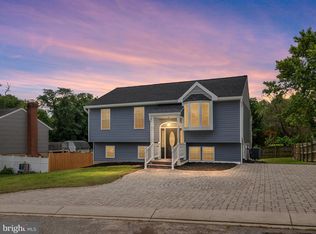 115 Sunlight Cir, Glen Burnie, MD 21061