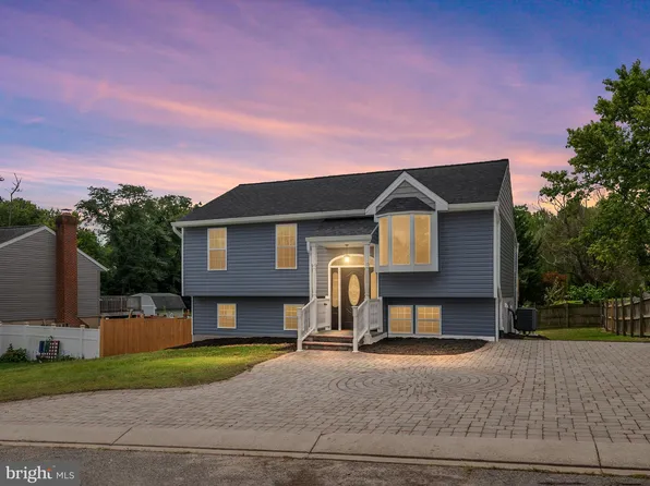 115 Sunlight Cir, Glen Burnie, MD 21061