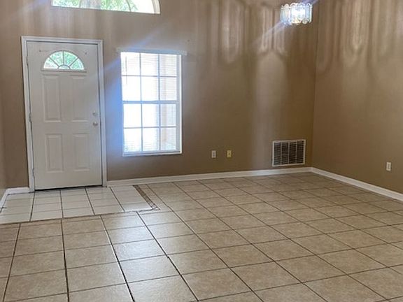 3rd image of 1061 Ballyshannon Pkwy