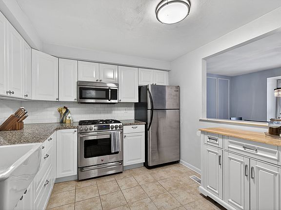 3rd image of 477 Cherry Ct