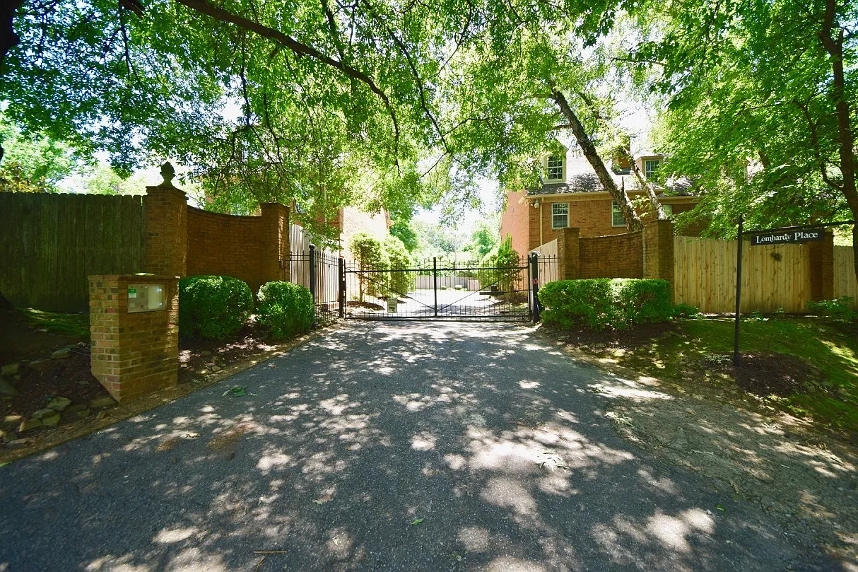 Gated 3 Bedroom, 2 Bathroom Near Chickasaw Gardens — Photo 4